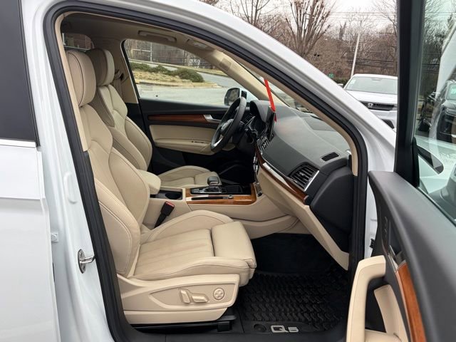 Used 2023 Audi Q5 2.0T Premium Plus w/ Premium Plus Package image 29