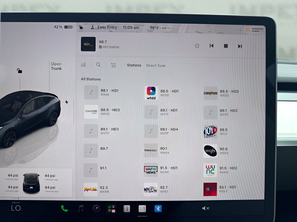 Used 2024 Tesla Model Y Long Range RWD image 14