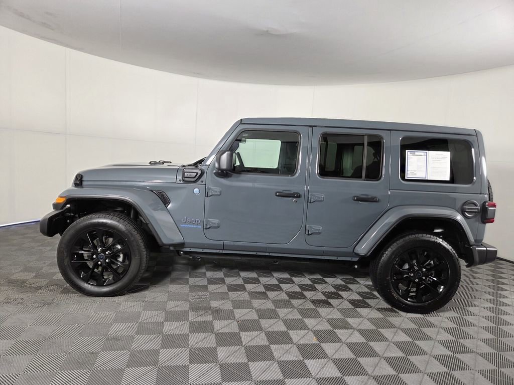 Certified 2025 Jeep Wrangler Sahara w/ Safety Group image 8