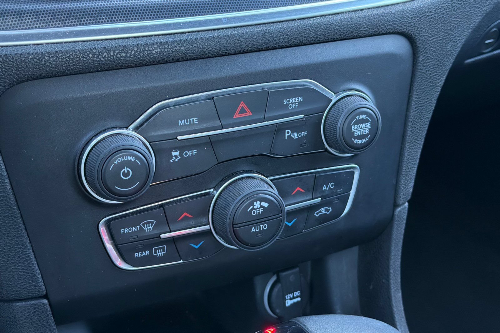 Used 2018 Dodge Charger SXT Plus RWD image 19