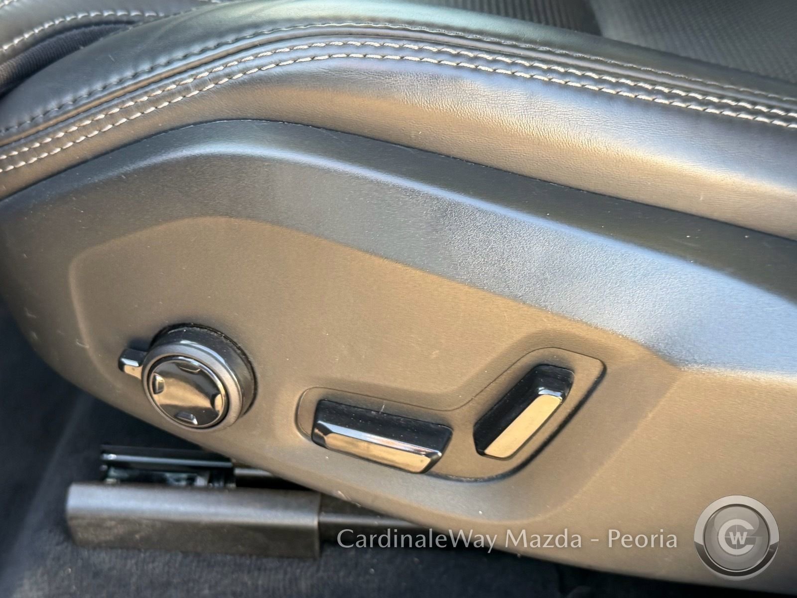 Used 2024 Volvo XC60 T8 Ultimate AWD/4WD image 14