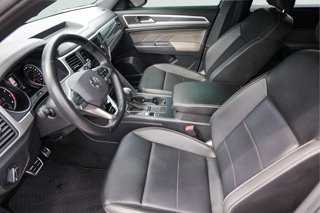Used 2021 Volkswagen Atlas Cross Sport SE w/ Panoramic Sunroof Package FWD image 12