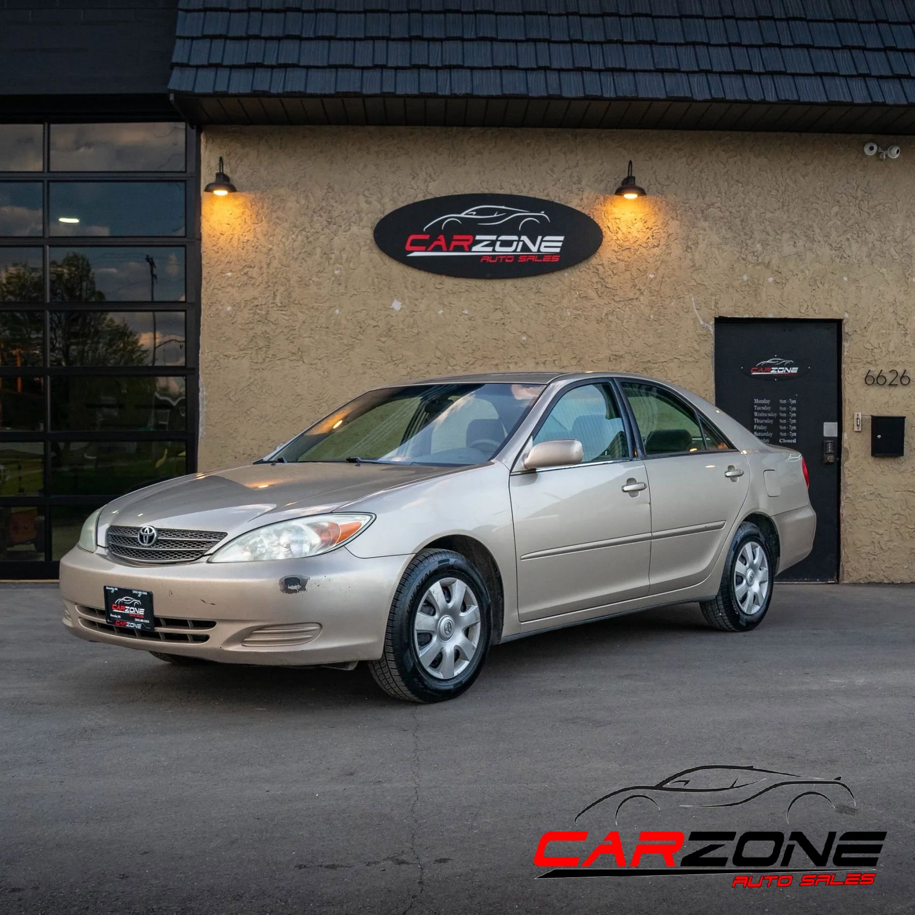 Used 2004 Toyota Camry LE FWD image 1