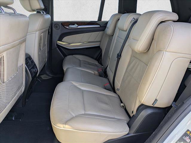 Used 2013 Mercedes-Benz GL 550 4MATIC image 19