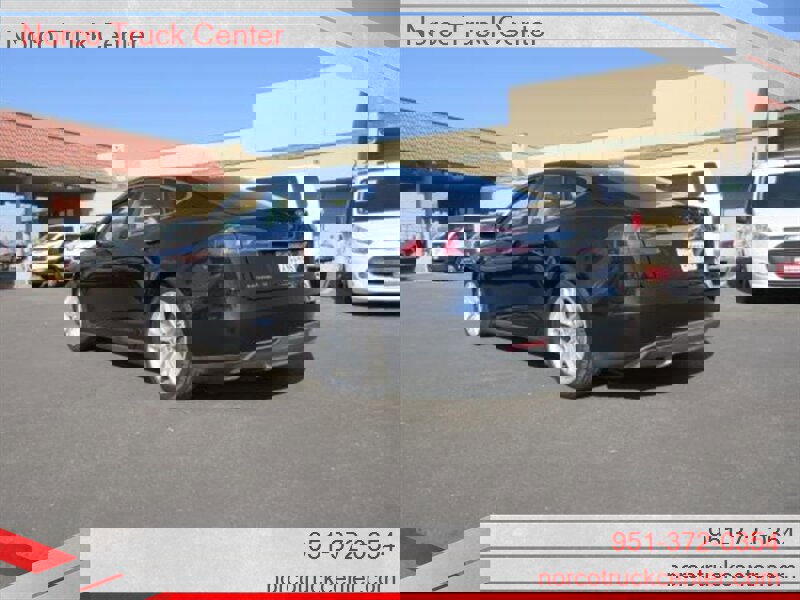 Used 2013 Tesla Model S Performance image 2