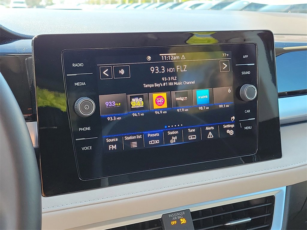 Certified 2025 Volkswagen Taos SE image 22