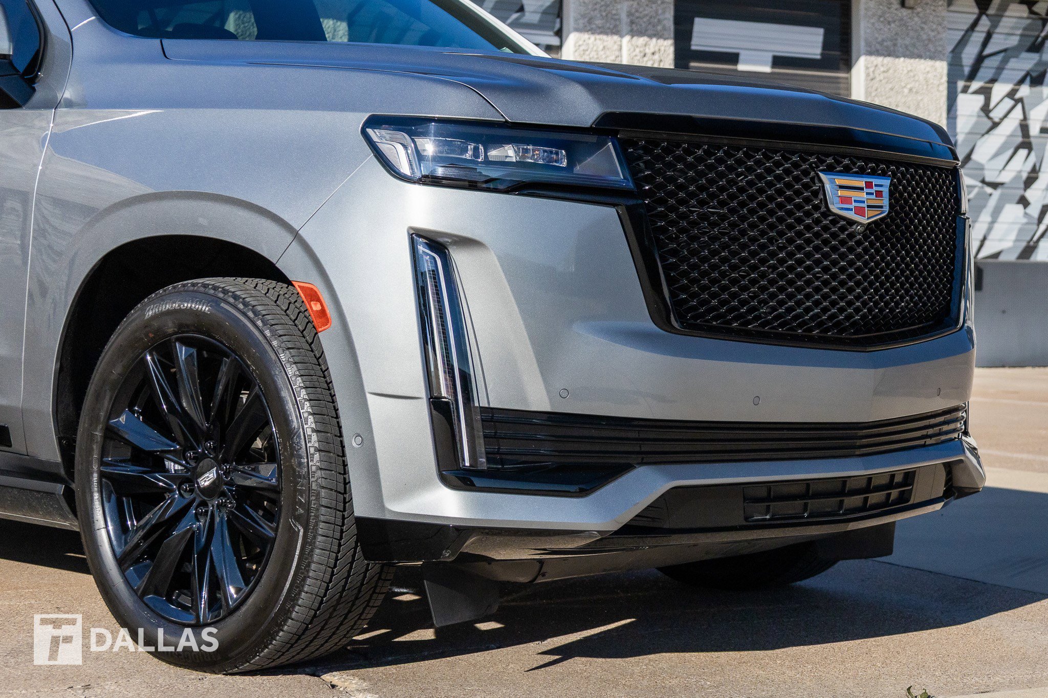 Used 2023 Cadillac Escalade Sport Platinum image 2