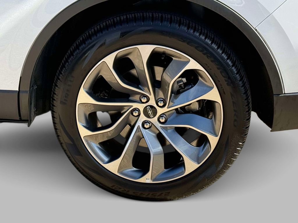 Used 2025 Lincoln Aviator Reserve AWD/4WD image 13
