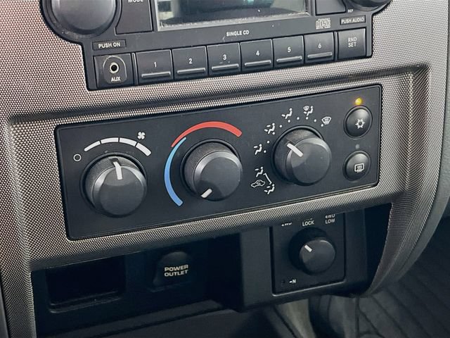 Used 2007 Dodge Dakota SLT w/ Trailer Tow Group AWD/4WD image 16