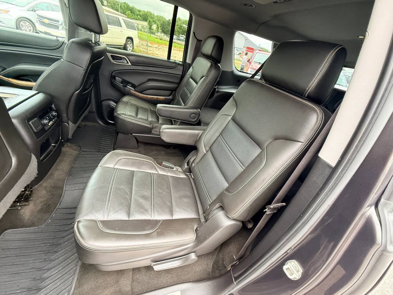 Used 2015 GMC Yukon XL Denali w/ Open Road Package AWD/4WD image 17