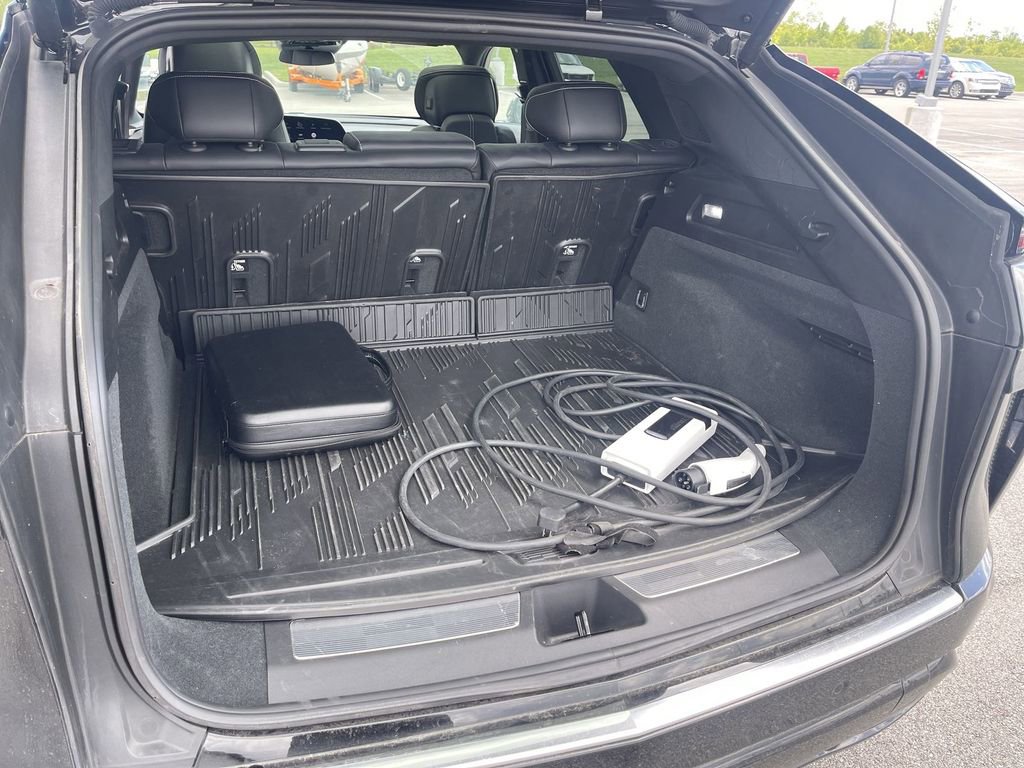 Used 2024 Cadillac Lyriq Luxury w/ LPO, Floor Liner Package AWD/4WD image 6