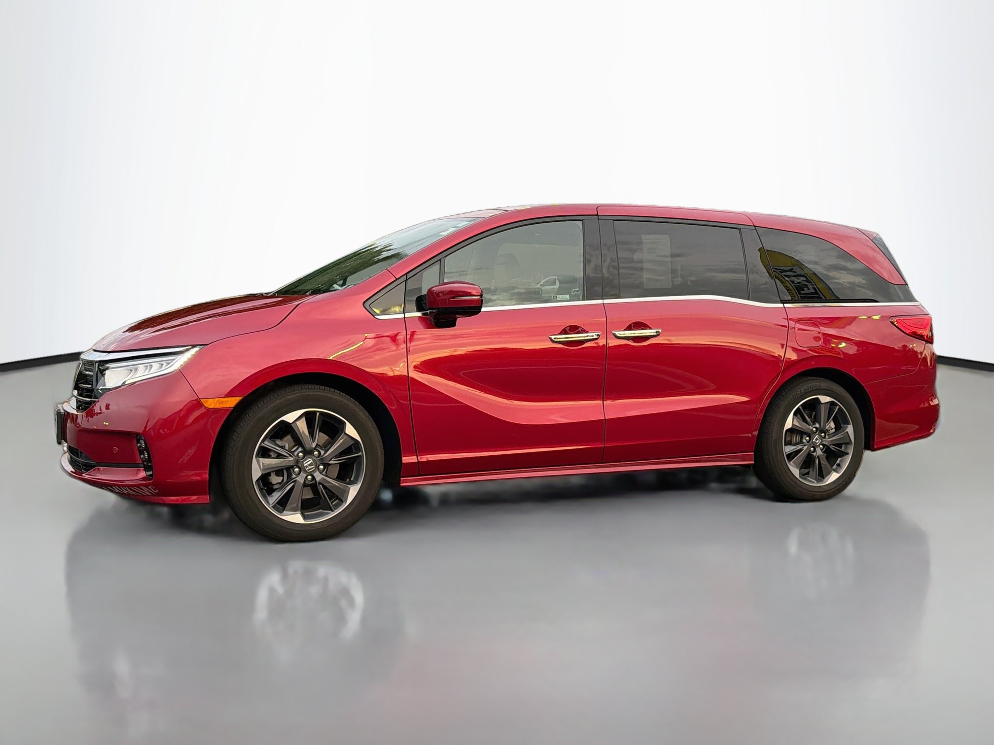 Used 2022 Honda Odyssey Elite image 3