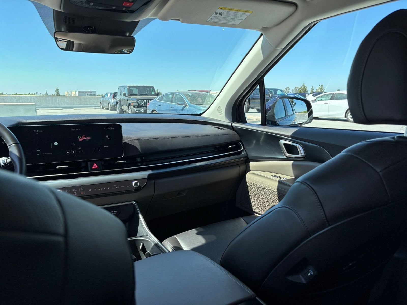 Used 2026 Kia Carnival FWD image 38
