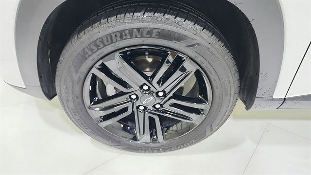 Used 2025 Chevrolet Trax ACTIV w/ Sunroof Package FWD image 37