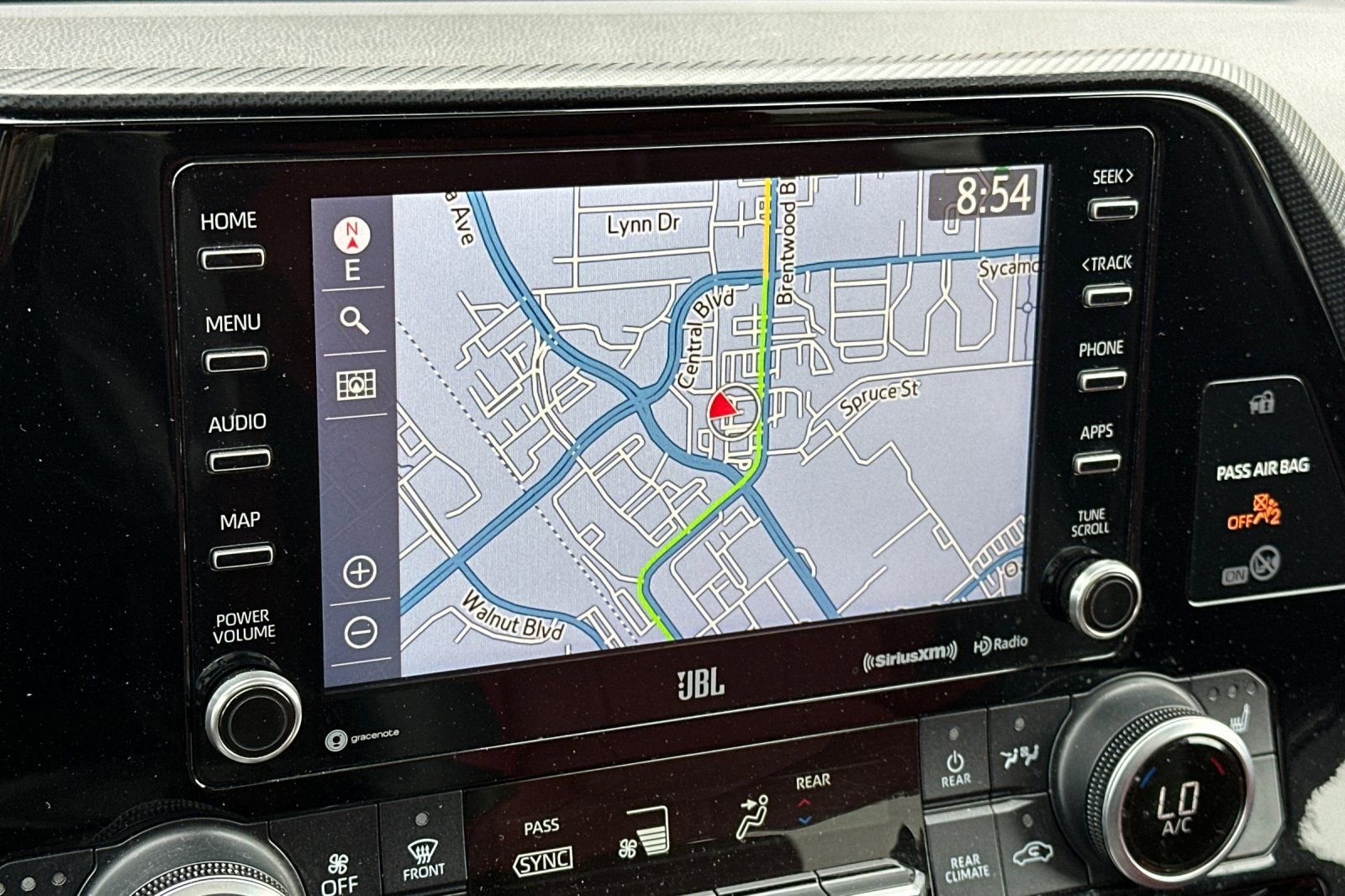 Used 2021 Toyota Highlander XSE image 16