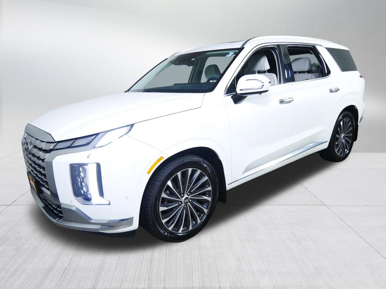 Used 2023 Hyundai Palisade Calligraphy AWD/4WD image 3