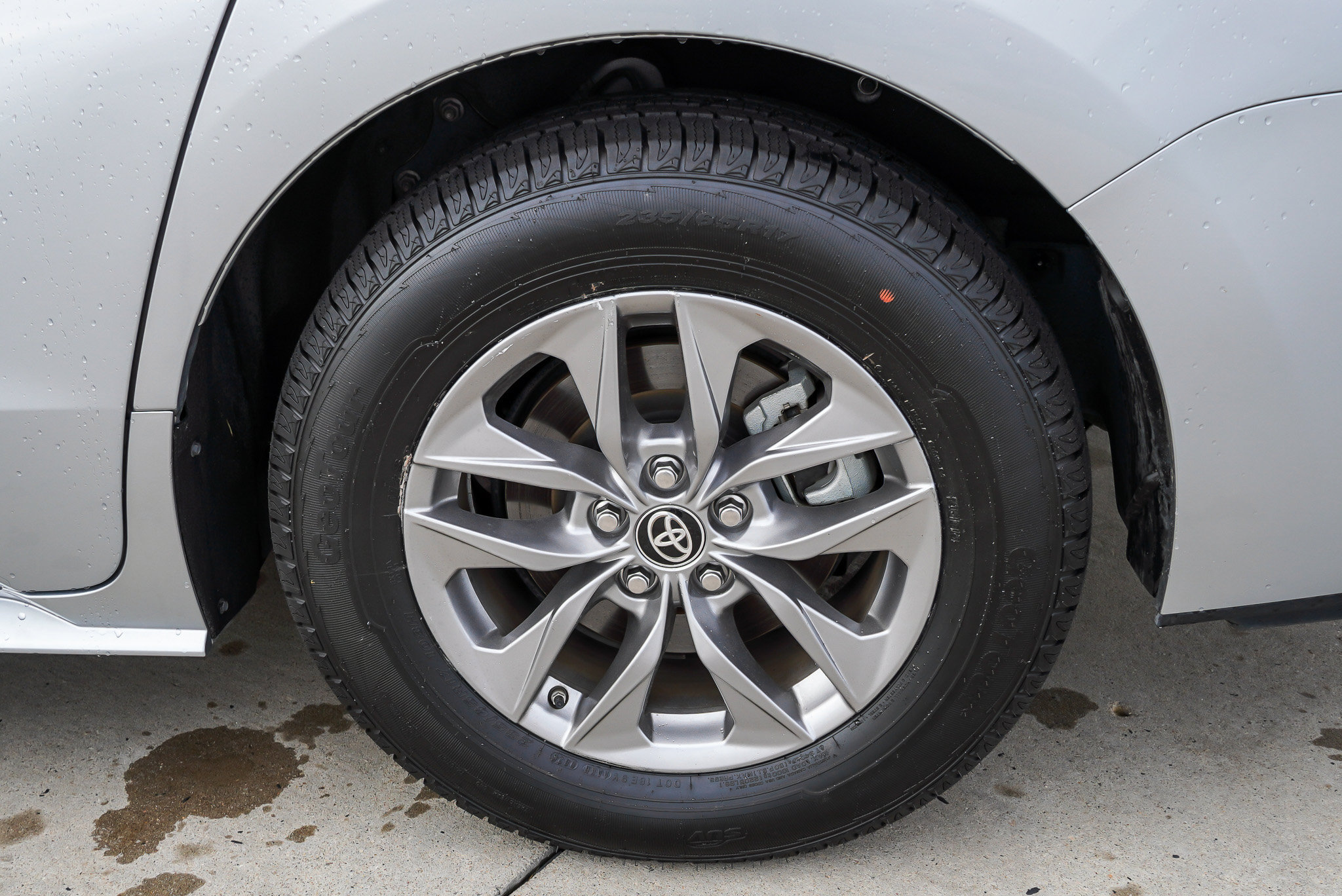 Certified 2025 Toyota Sienna LE AWD/4WD image 13