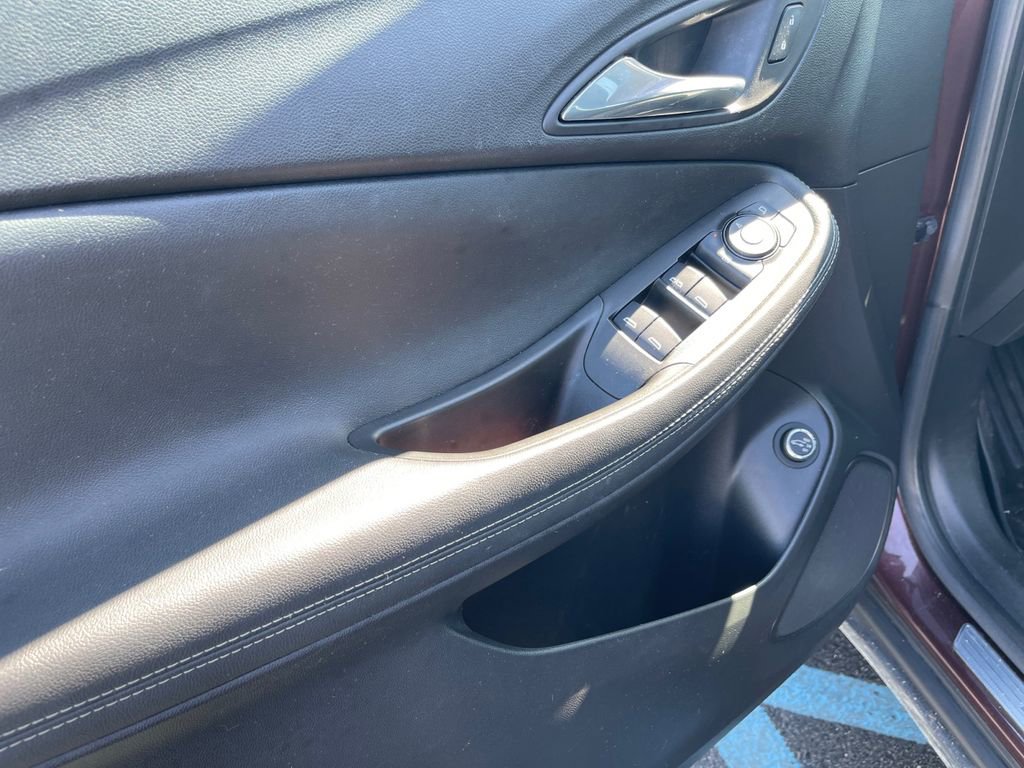 Used 2022 Buick Encore GX Select image 10