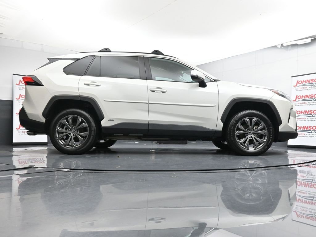 Used 2022 Toyota RAV4 XLE Premium image 24