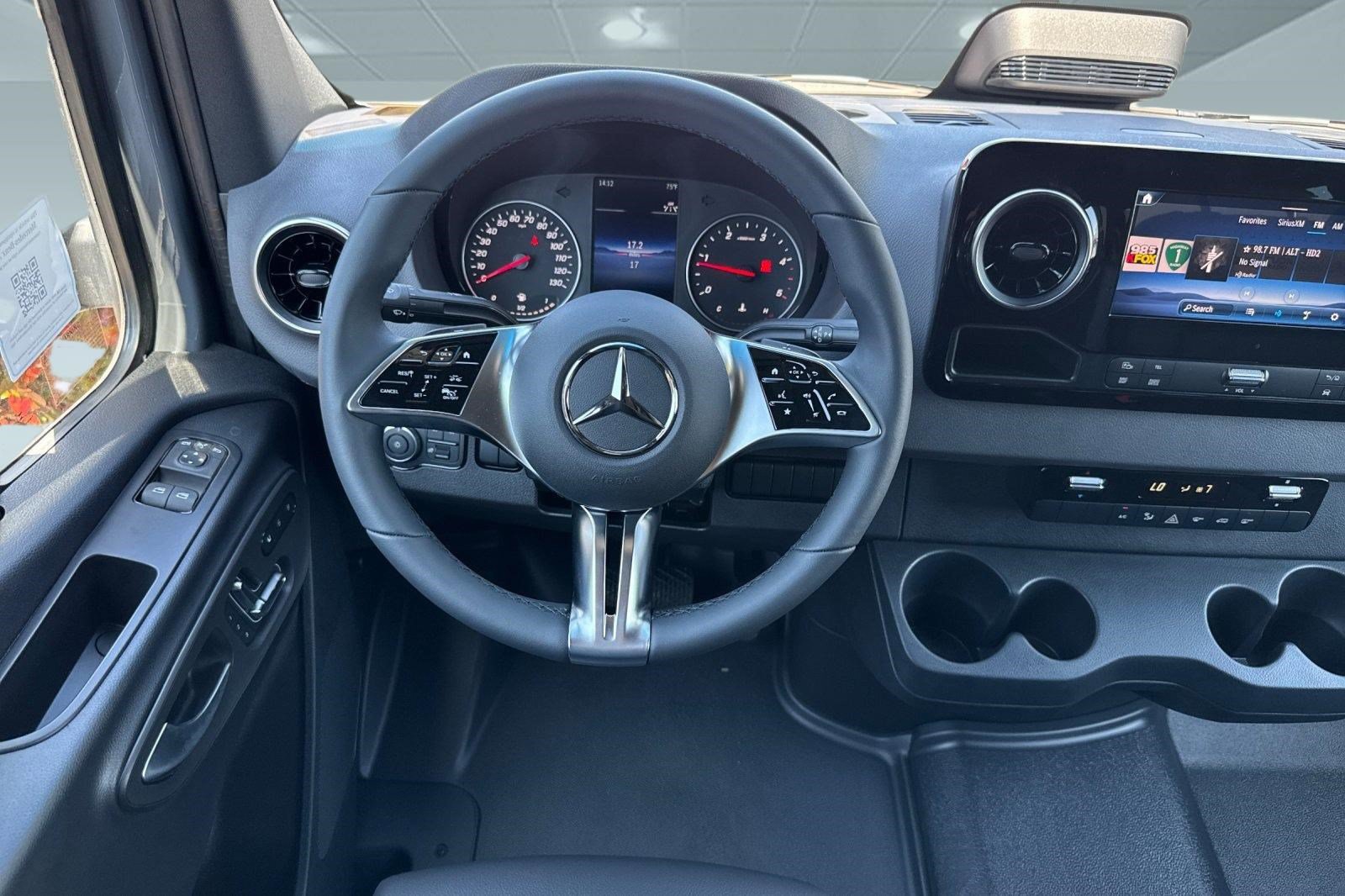New 2025 Mercedes-Benz Sprinter 2500 image 24
