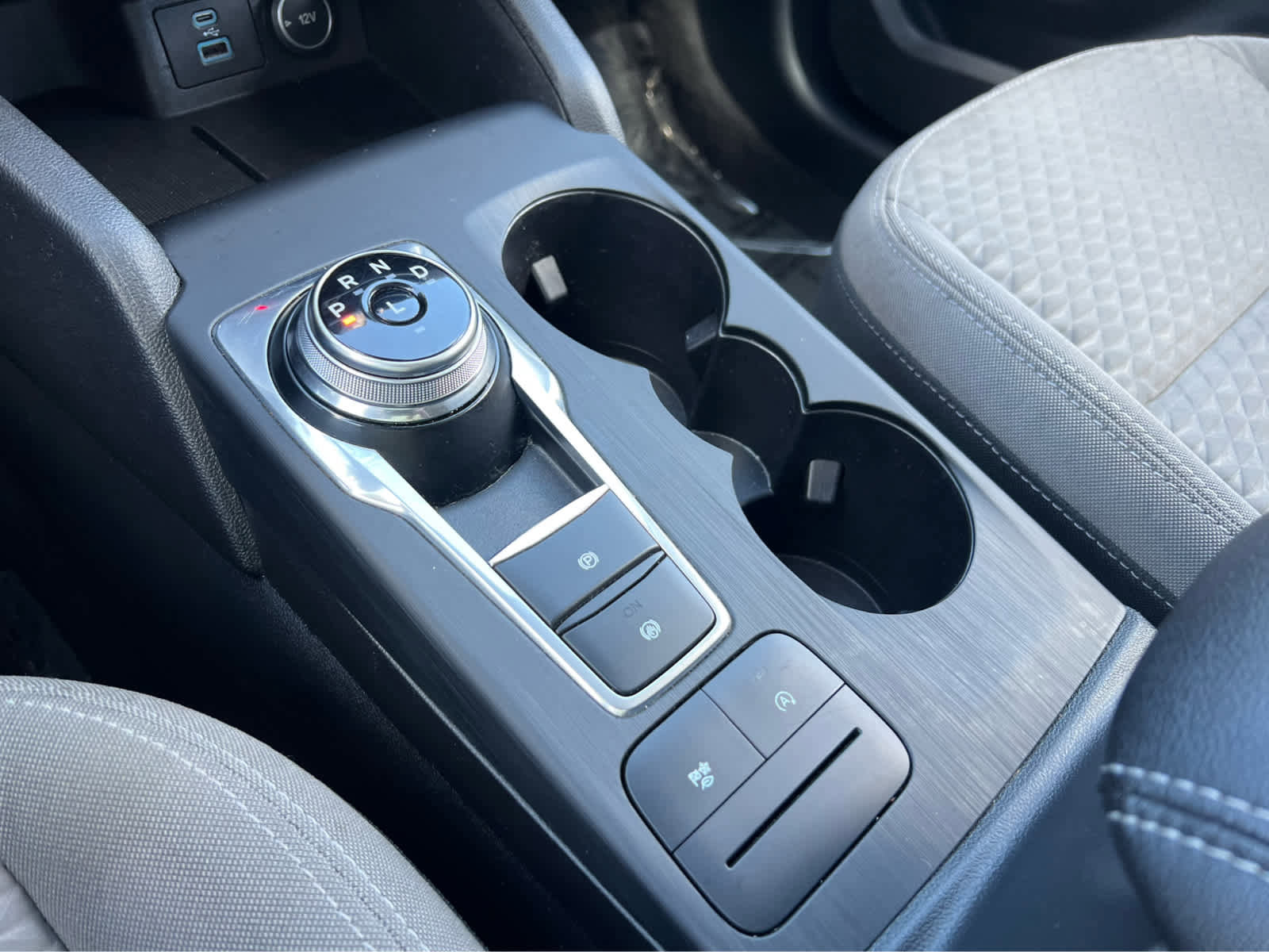 Used 2021 Ford Escape SE w/ Cold Weather Package image 39