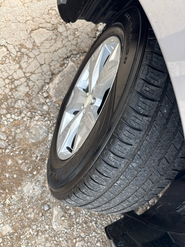 Used 2016 Subaru Forester 2.5i w/ Alloy Wheel Package image 2