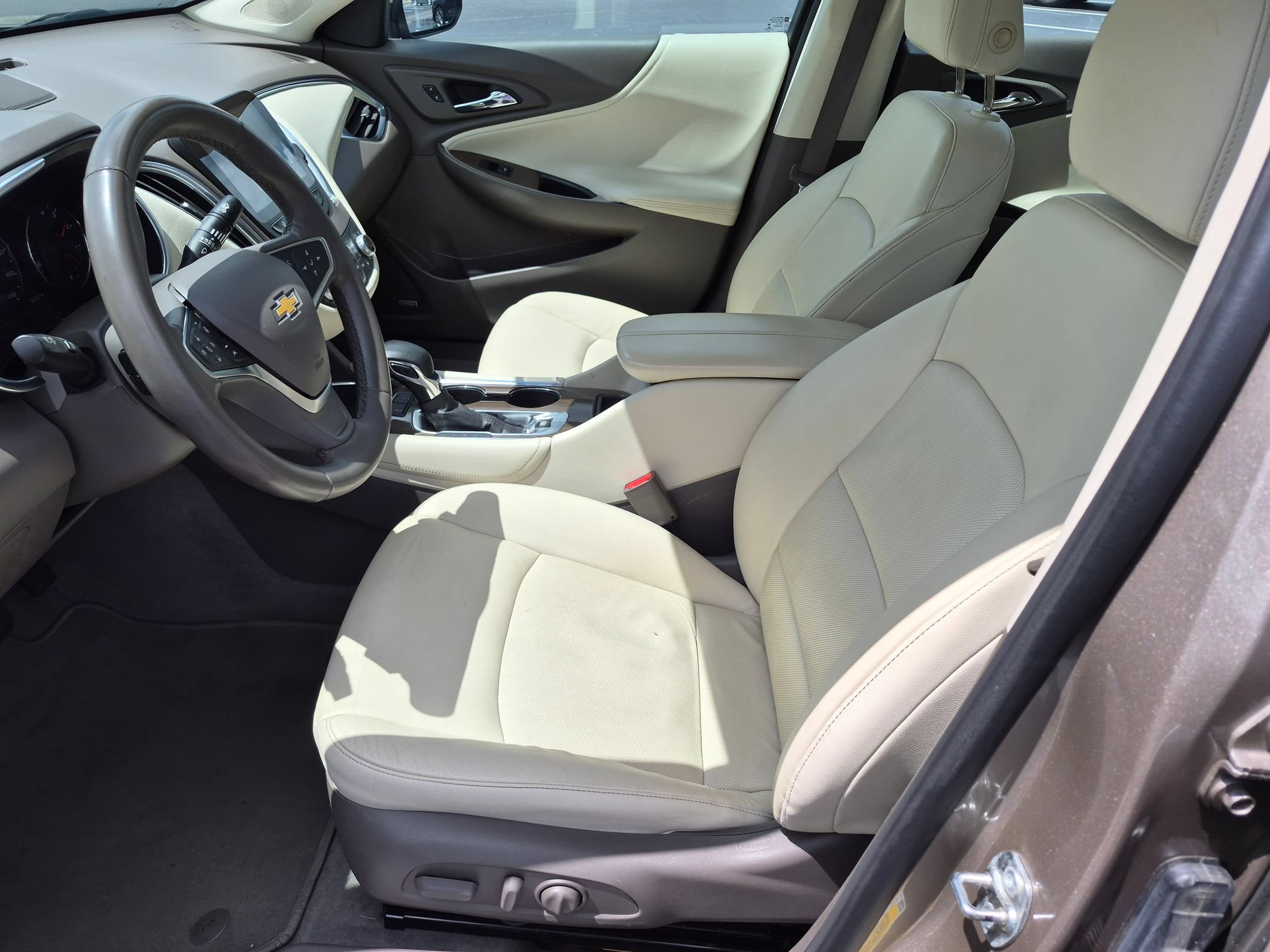 Used 2024 Chevrolet Malibu LT FWD image 14
