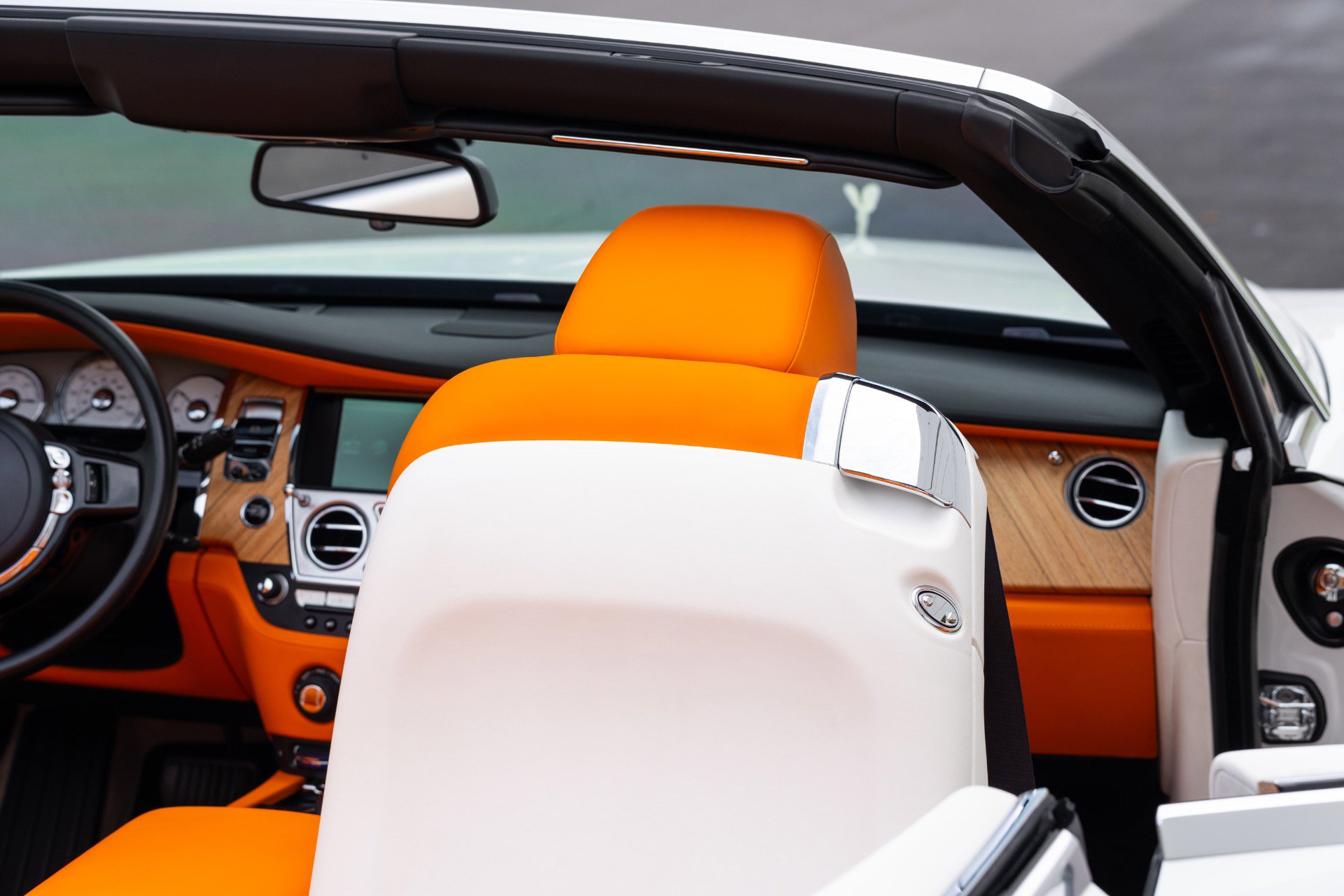 Used 2017 Rolls-Royce Dawn RWD image 84