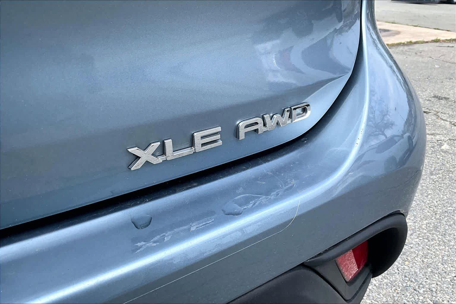 Used 2023 Toyota Highlander XLE AWD/4WD image 10