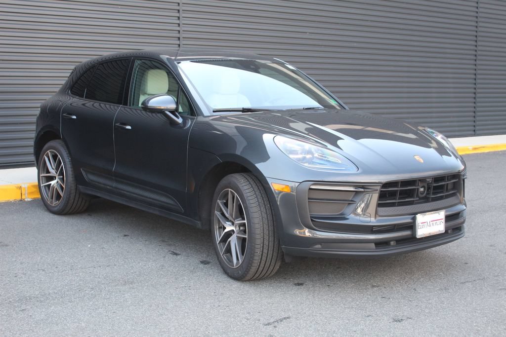 Certified 2026 Porsche Macan AWD/4WD image 10