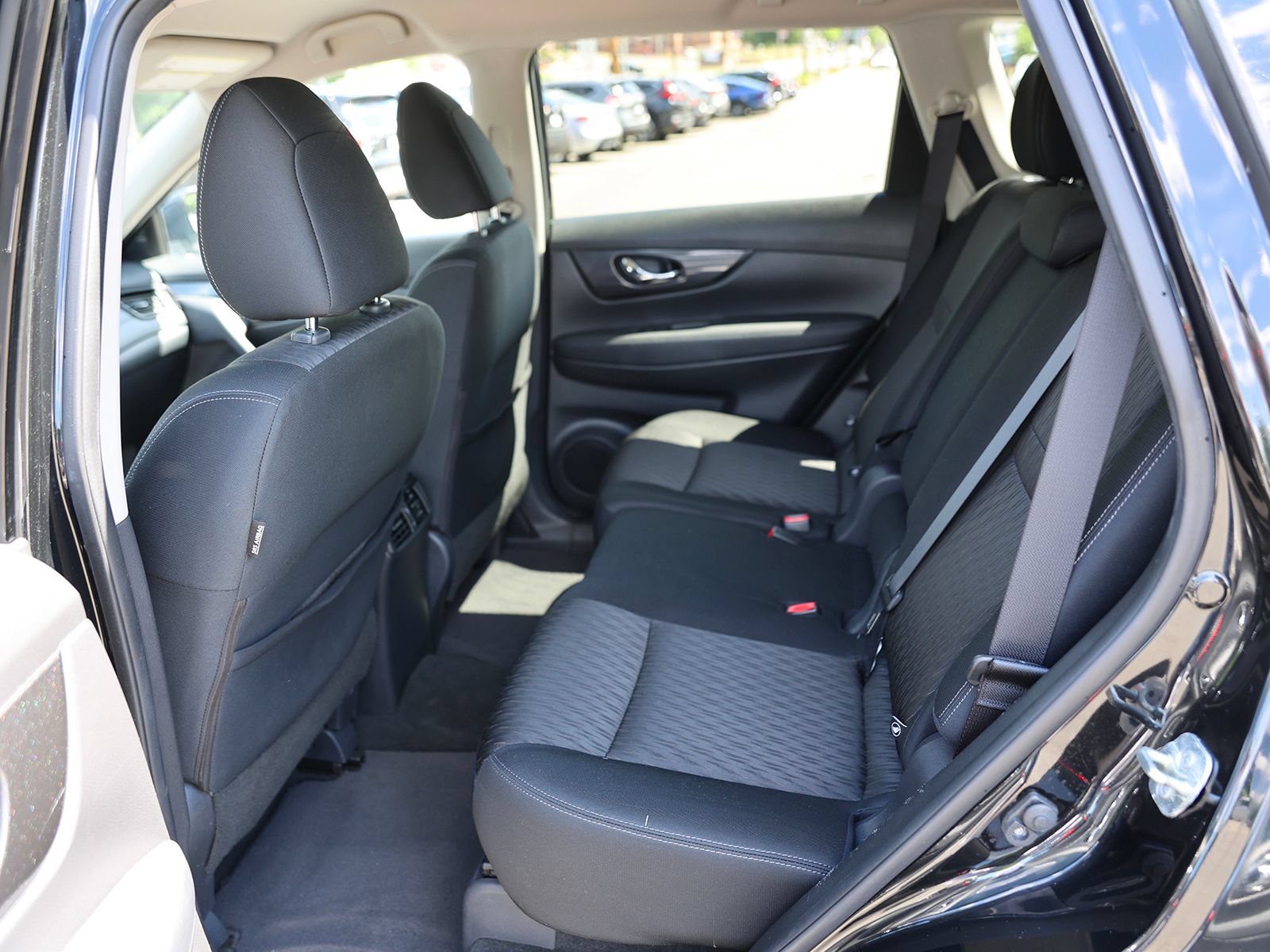 Used 2018 Nissan Rogue SV AWD/4WD image 21