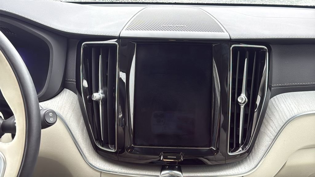 Certified 2024 Volvo XC60 T8 Ultimate w/ Climate Package image 12