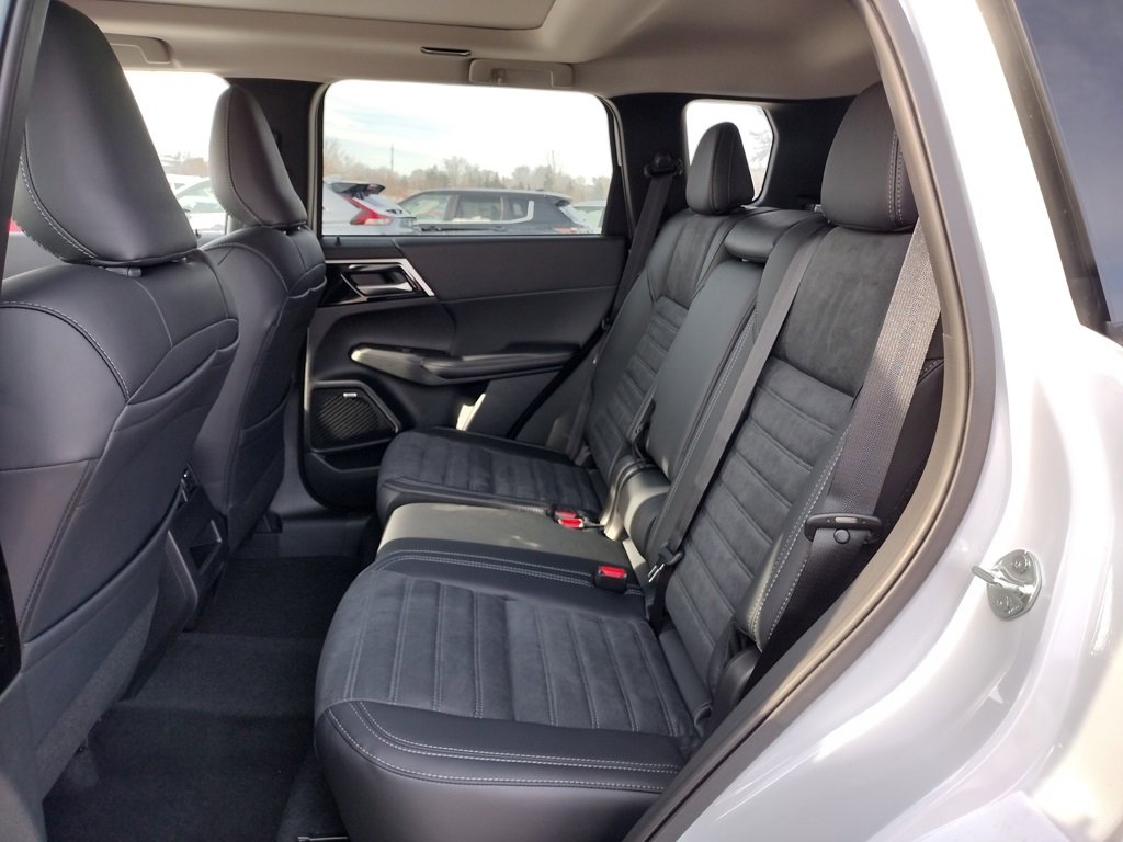 New 2026 Mitsubishi Outlander Trail Edition image 10