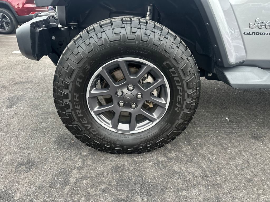 Used 2020 Jeep Gladiator Overland image 12