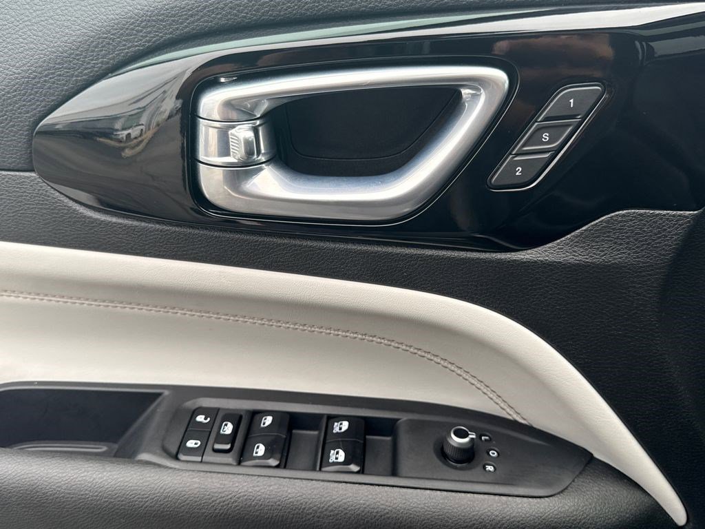 Used 2023 Jeep Compass Limited w/ Elite Group image 21