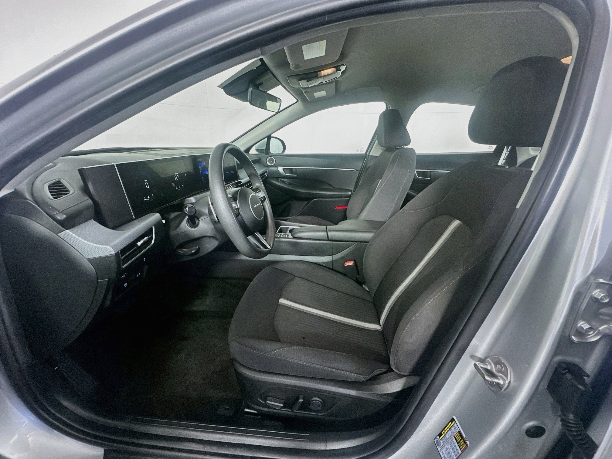 Used 2025 Hyundai Sonata SEL FWD image 13