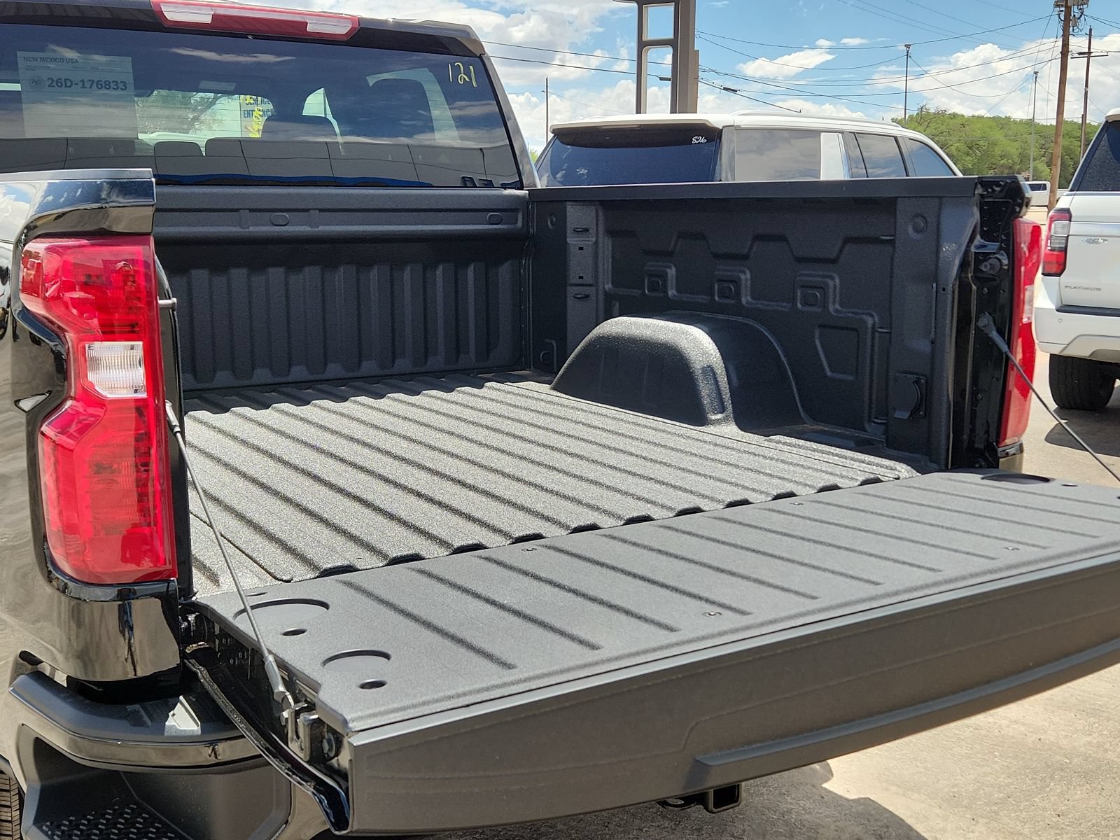 New 2026 Chevrolet Silverado 1500 Custom w/ LPO, Dark Essentials Package AWD/4WD image 8