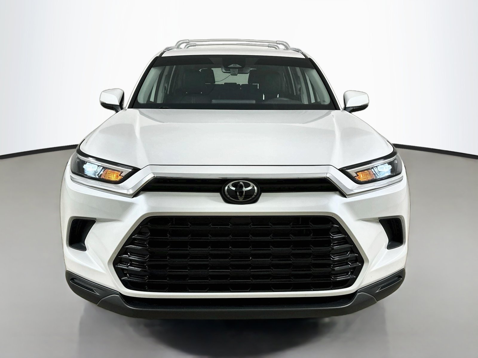 Used 2024 Toyota Grand Highlander AWD Hybrid image 2