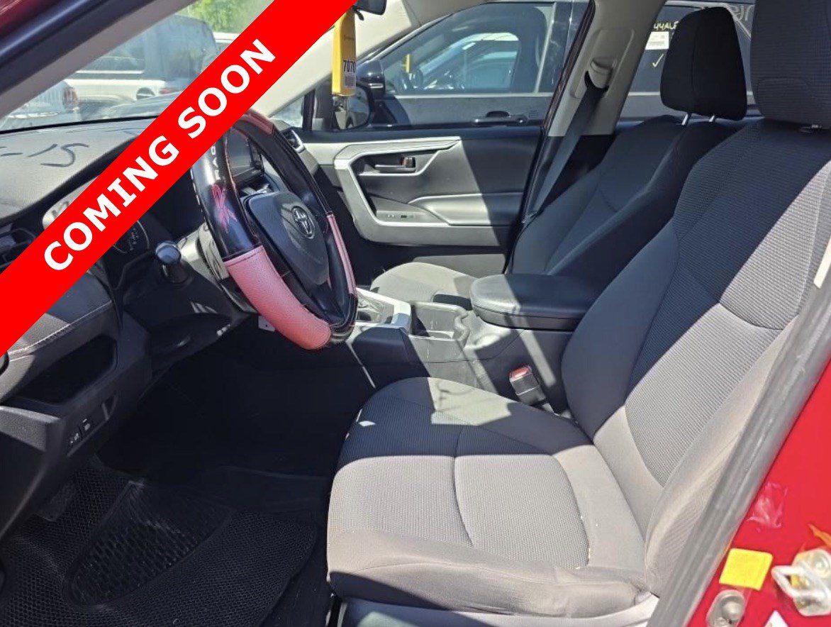 Used 2022 Toyota RAV4 LE AWD/4WD image 6