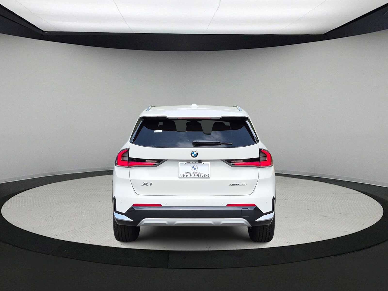 New 2027 BMW X1 xDrive28i AWD/4WD image 7