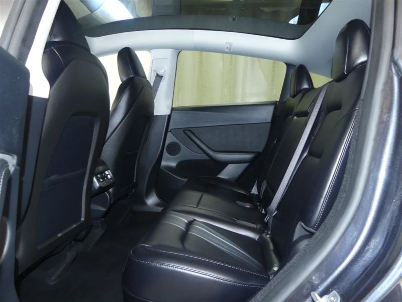 Used 2024 Tesla Model Y Long Range RWD image 21