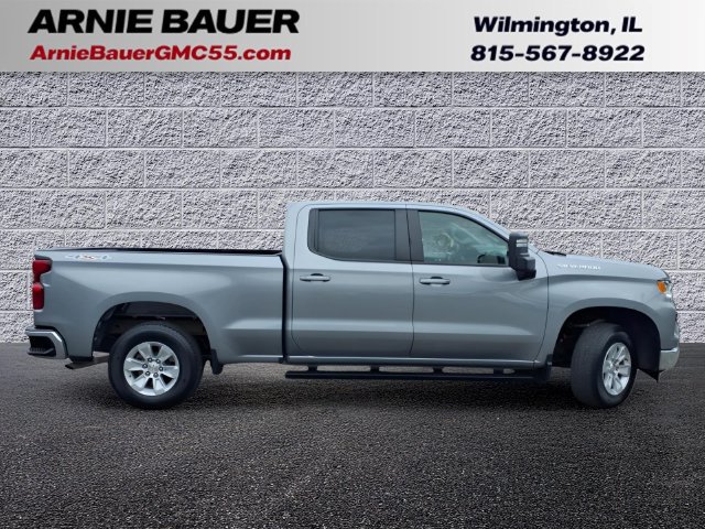 Used 2023 Chevrolet Silverado 1500 LT w/ Leather Package AWD/4WD image 4