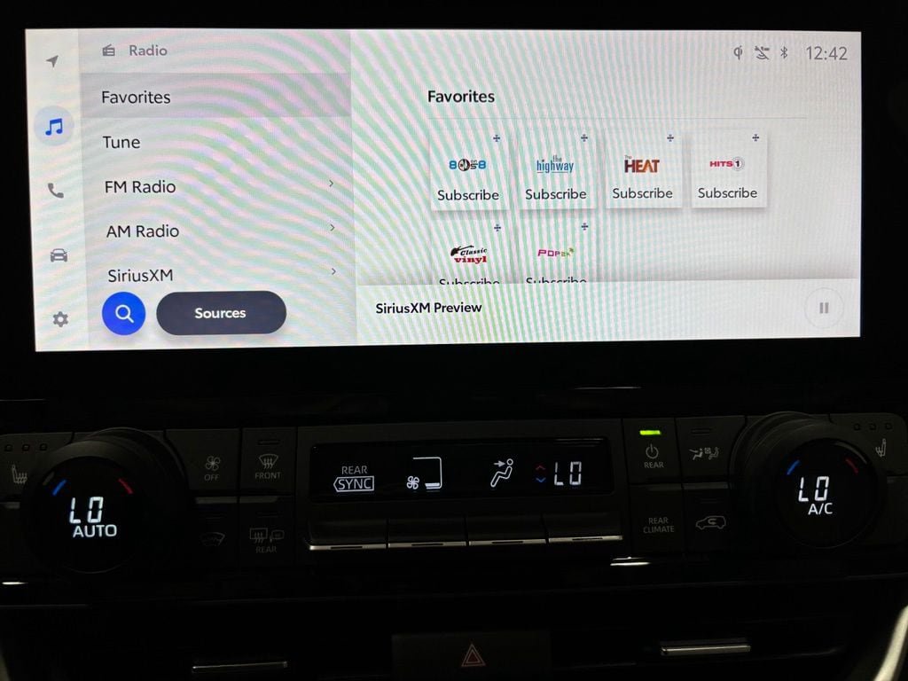 Used 2025 Toyota Grand Highlander AWD image 26