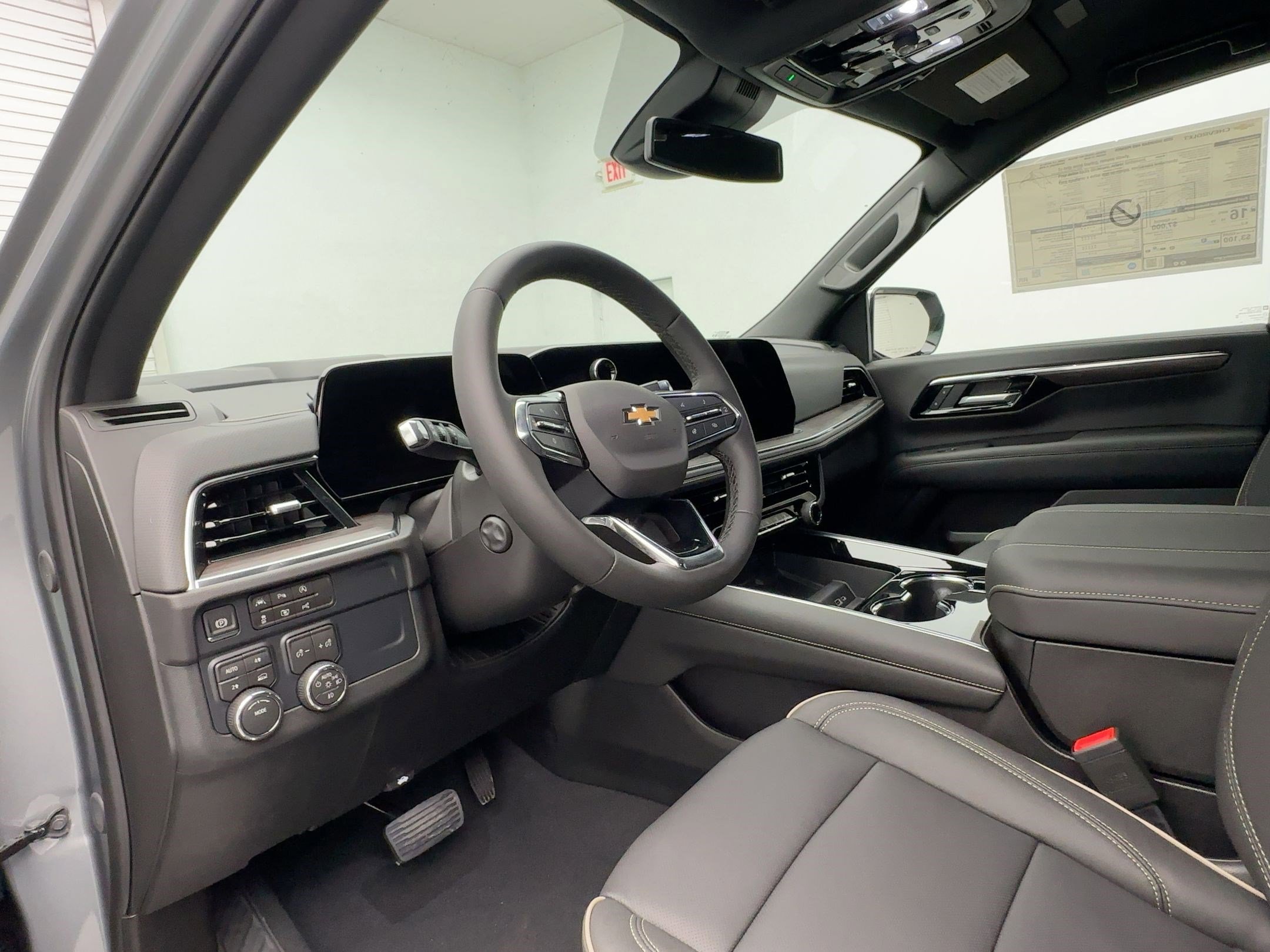 New 2026 Chevrolet Suburban Premier image 4