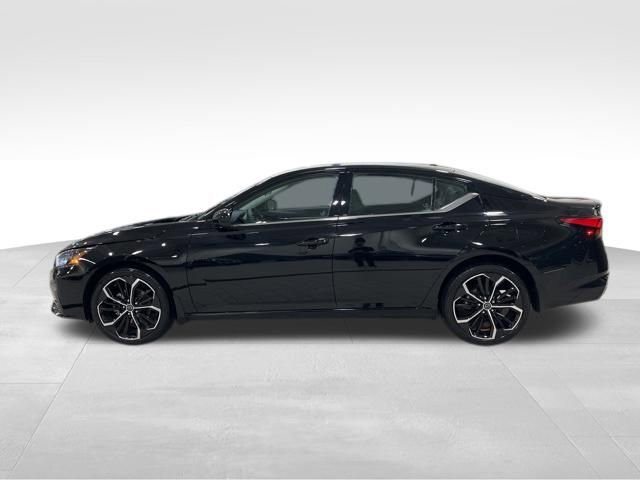 Used 2023 Nissan Altima 2.5 SR w/ SR Premium Package AWD/4WD image 23