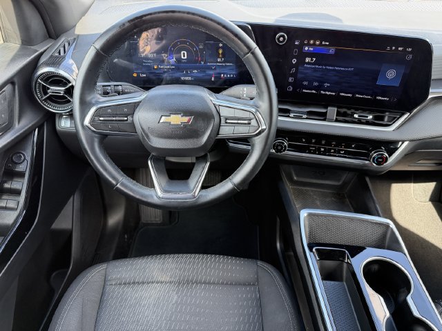 Used 2025 Chevrolet Equinox LT w/ Safety and Technology Package FWD image 10