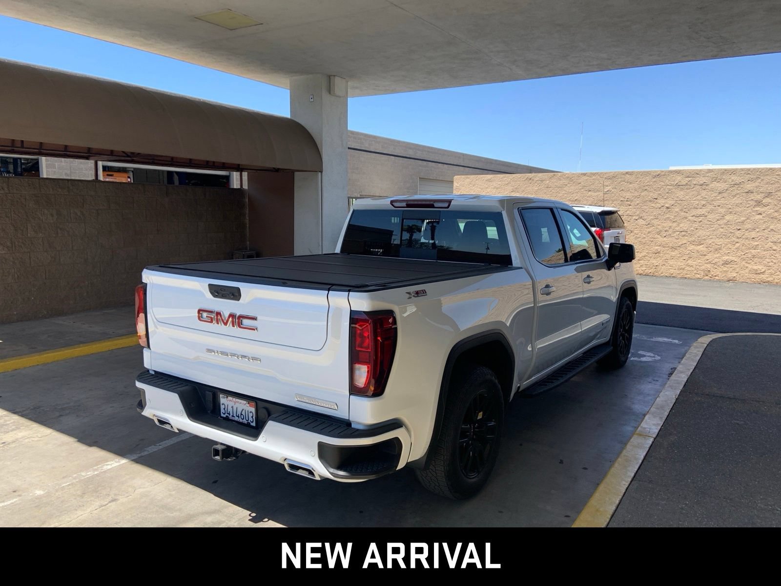 Certified 2023 GMC Sierra 1500 Elevation w/ Preferred Package AWD/4WD image 4
