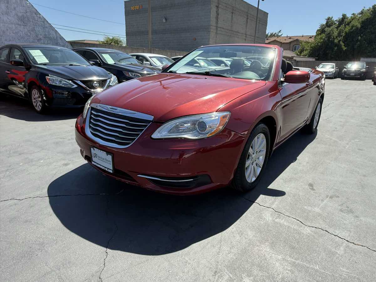 Used 2011 Chrysler 200 Touring w/ Cold Weather Group FWD image 11