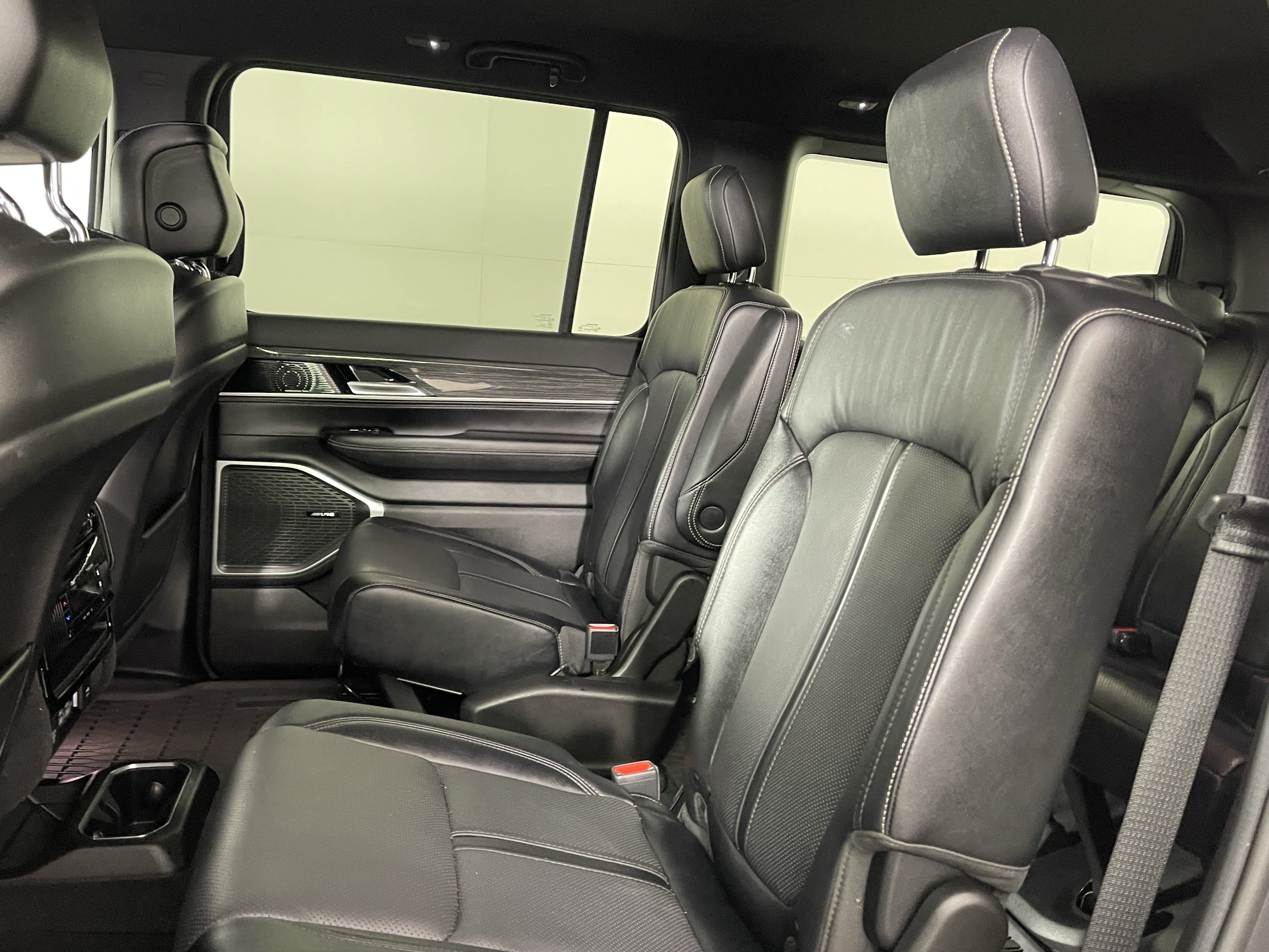 Used 2022 Jeep Wagoneer Series III w/ Flexible Seating Group AWD/4WD image 14