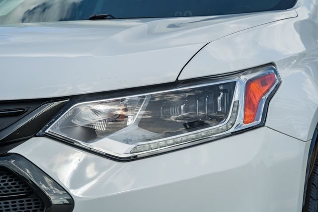 Used 2020 Chevrolet Traverse Premier w/ Redline Edition FWD image 12